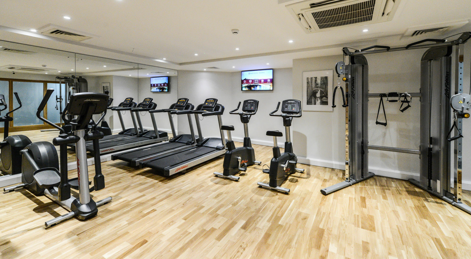 Premier Suites Dublin, Ballsbridge ภายนอก รูปภาพ